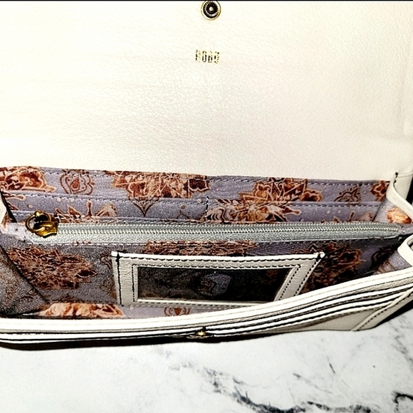 HOBO Rare 'Wonder' Cream Leather Wallet w/Wrist Strap & Wanderlust Lining - Picture 3 of 6
